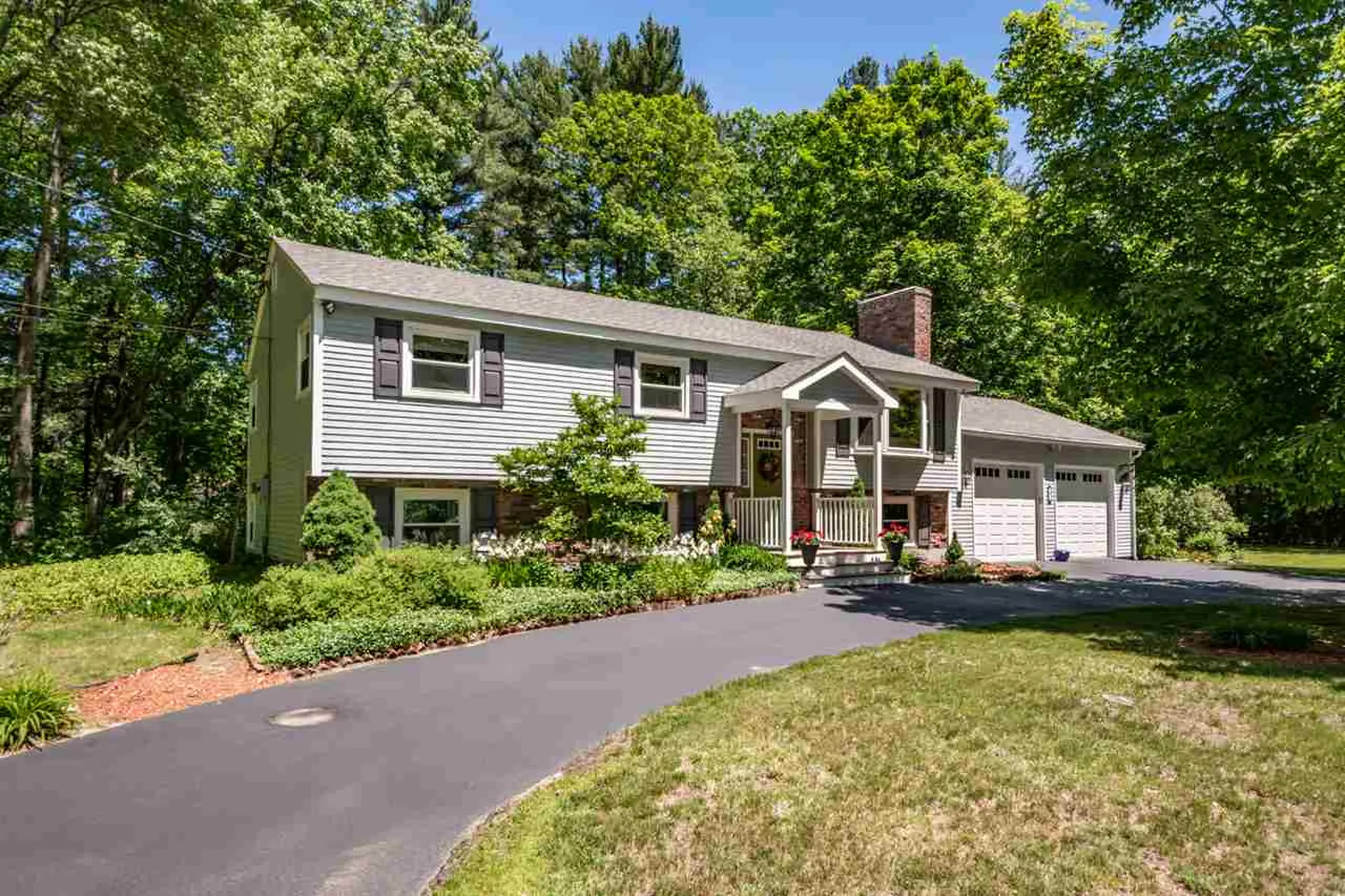 31 Balcom Road Pelham NH 03076