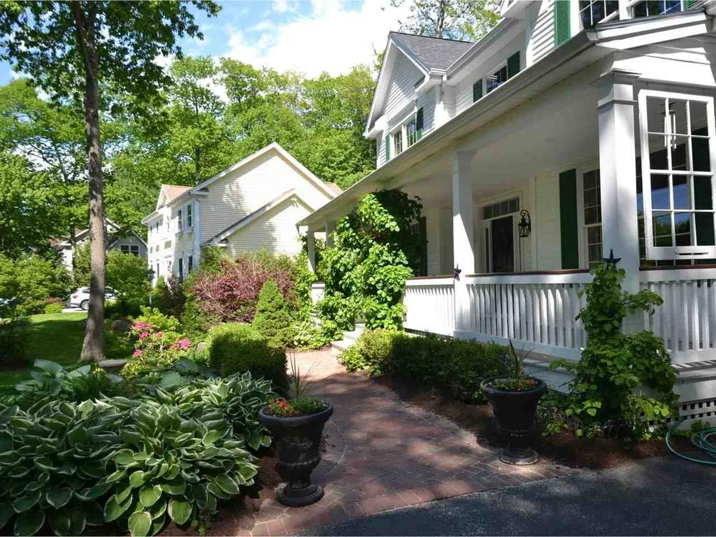 55 Sydney Drive Essex VT 05452