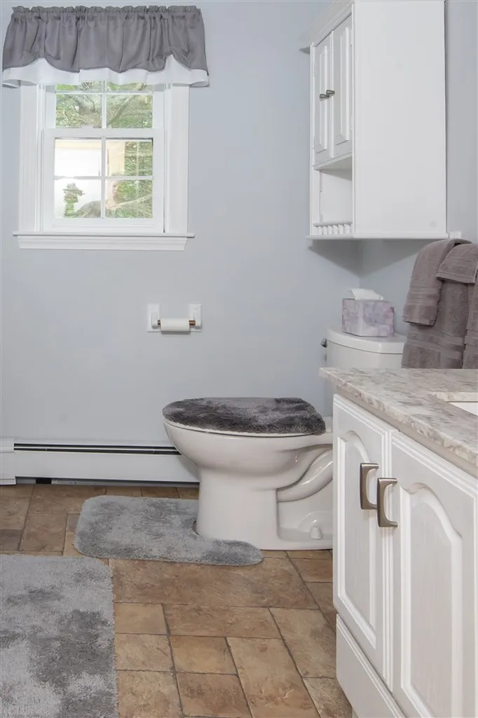3 William Drive Londonderry NH 03053