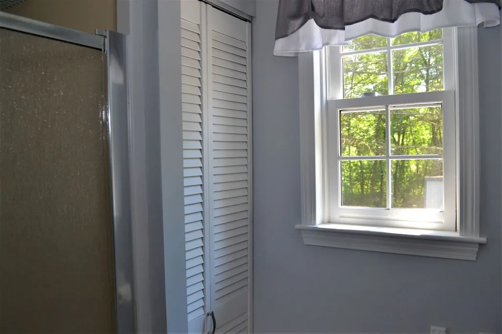 3 William Drive Londonderry NH 03053