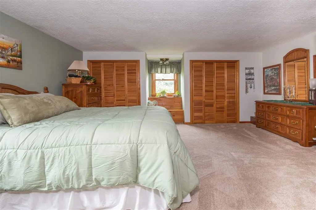 3 William Drive Londonderry NH 03053