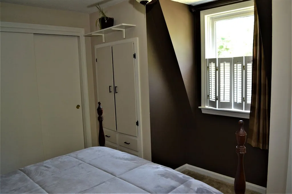 3 William Drive Londonderry NH 03053
