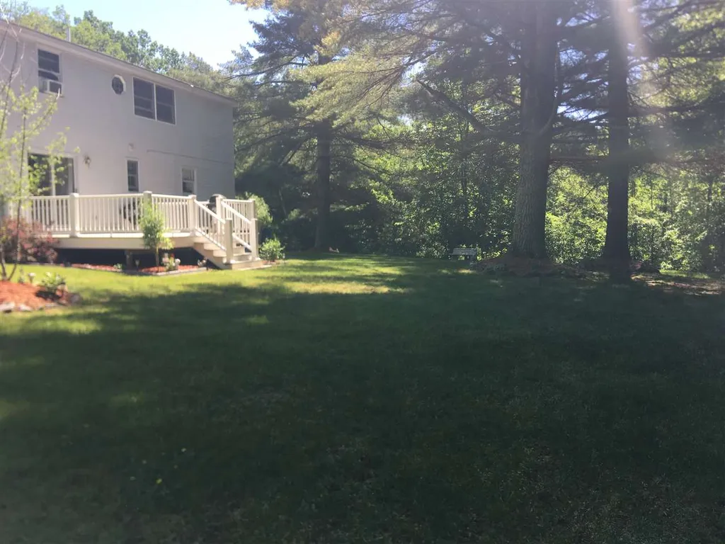 3 William Drive Londonderry NH 03053