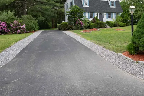 3 William Drive Londonderry NH 03053