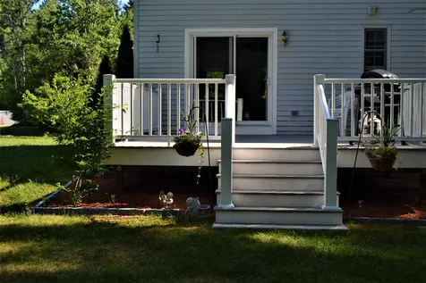 3 William Drive Londonderry NH 03053