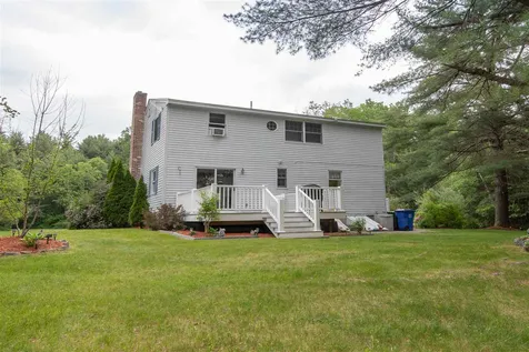 3 William Drive Londonderry NH 03053