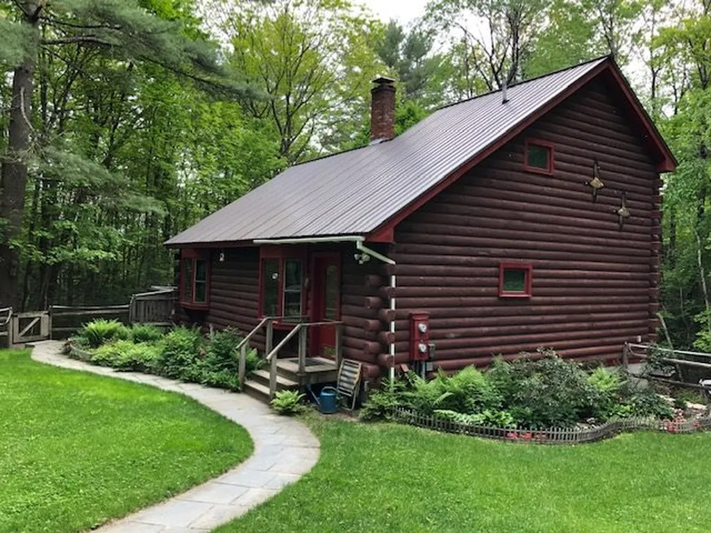 98 Effingwood Farm Road Effingham NH 03882-8469