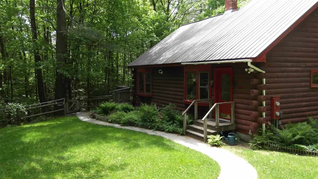 98 Effingwood Farm Road Effingham NH 03882-8469