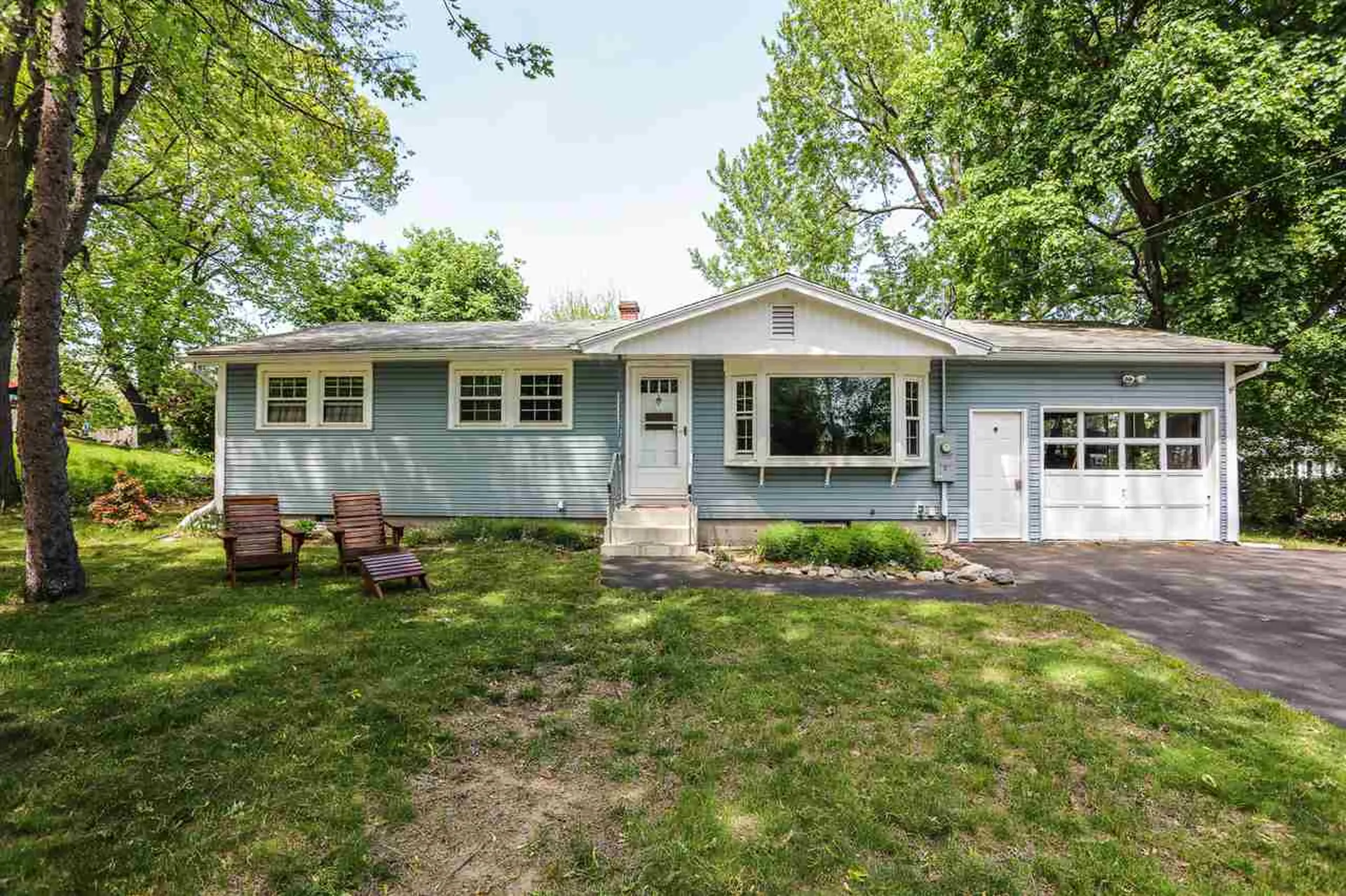 4 Clairmoor Drive Nashua NH 03060