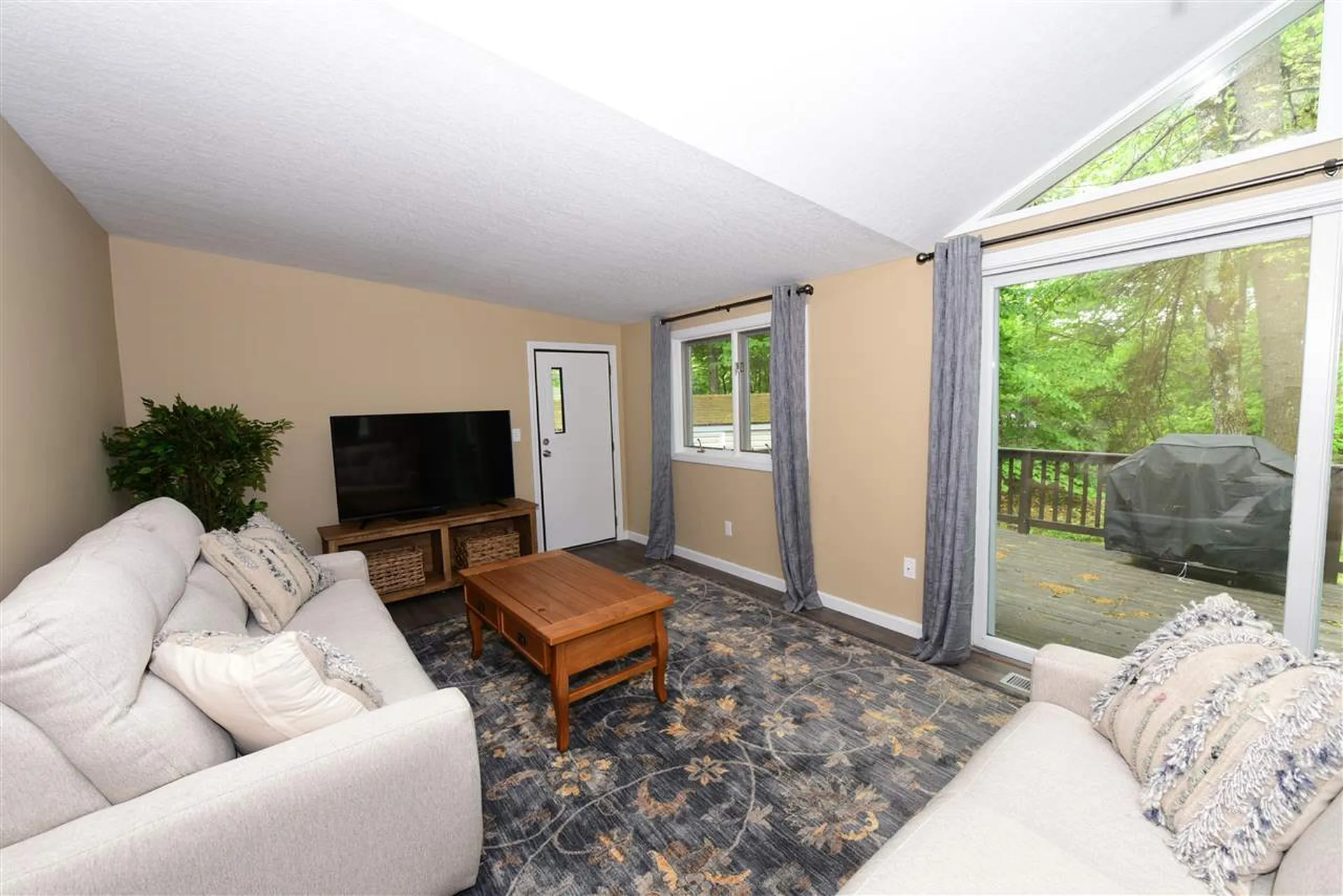 5 Eagle Ledge Loop Conway NH 03813