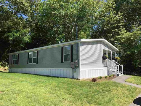 11 Oak Hill Drive Hampstead NH 03841