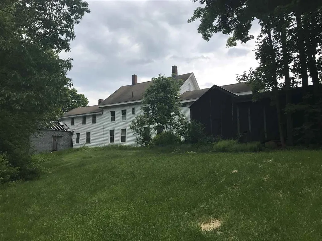 166 Marsh Road Pelham NH 03076