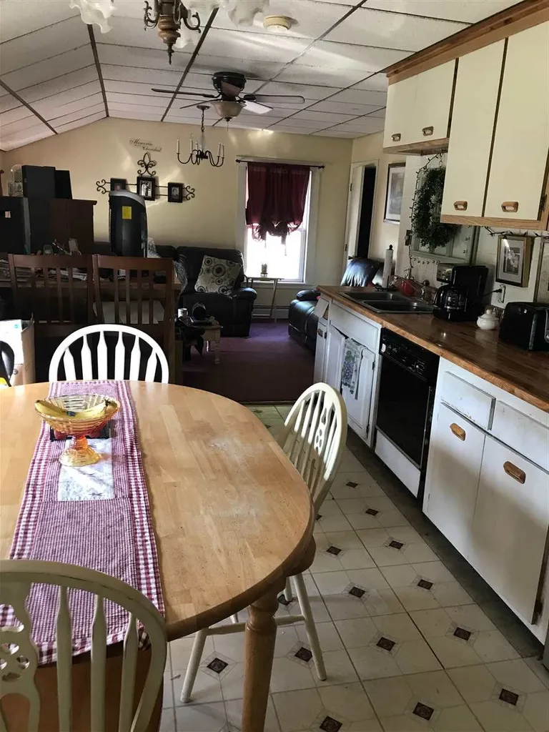 166 Marsh Road Pelham NH 03076