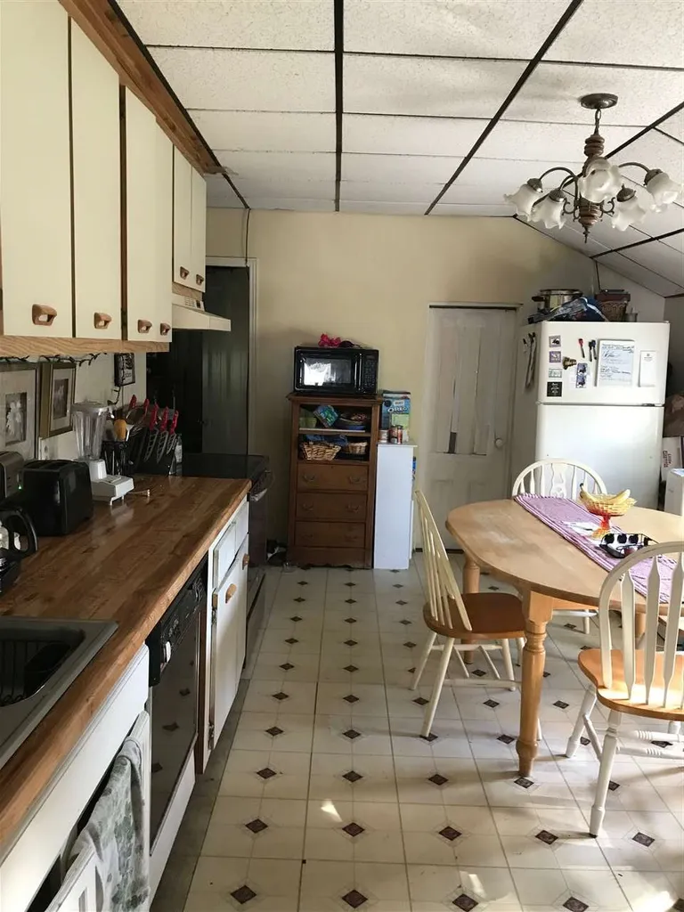 166 Marsh Road Pelham NH 03076