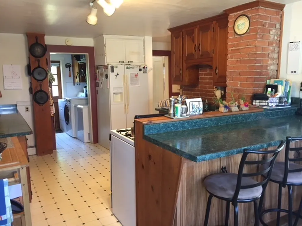 13 Riddle Hill Road Grafton NH 03240