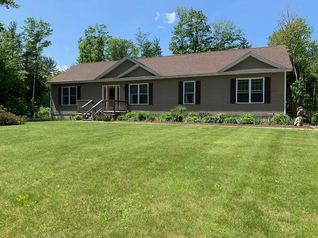 189 Pleasant Pond Road Francestown NH 03043
