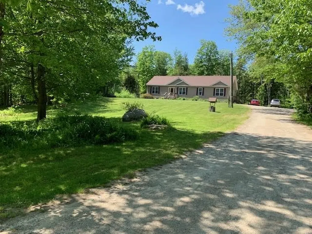 189 Pleasant Pond Road Francestown NH 03043