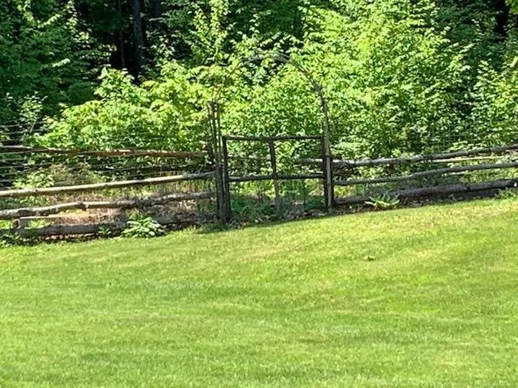 189 Pleasant Pond Road Francestown NH 03043