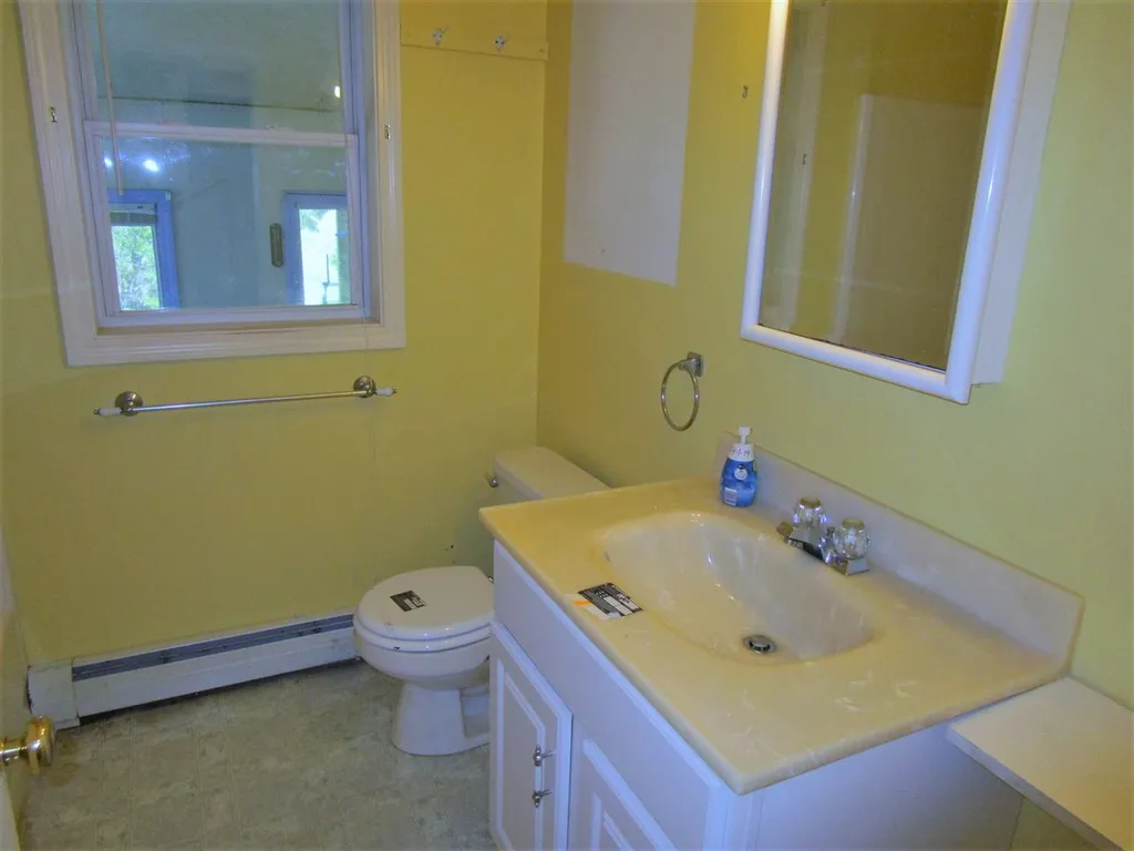 136 Kennard Road Nottingham NH 03290