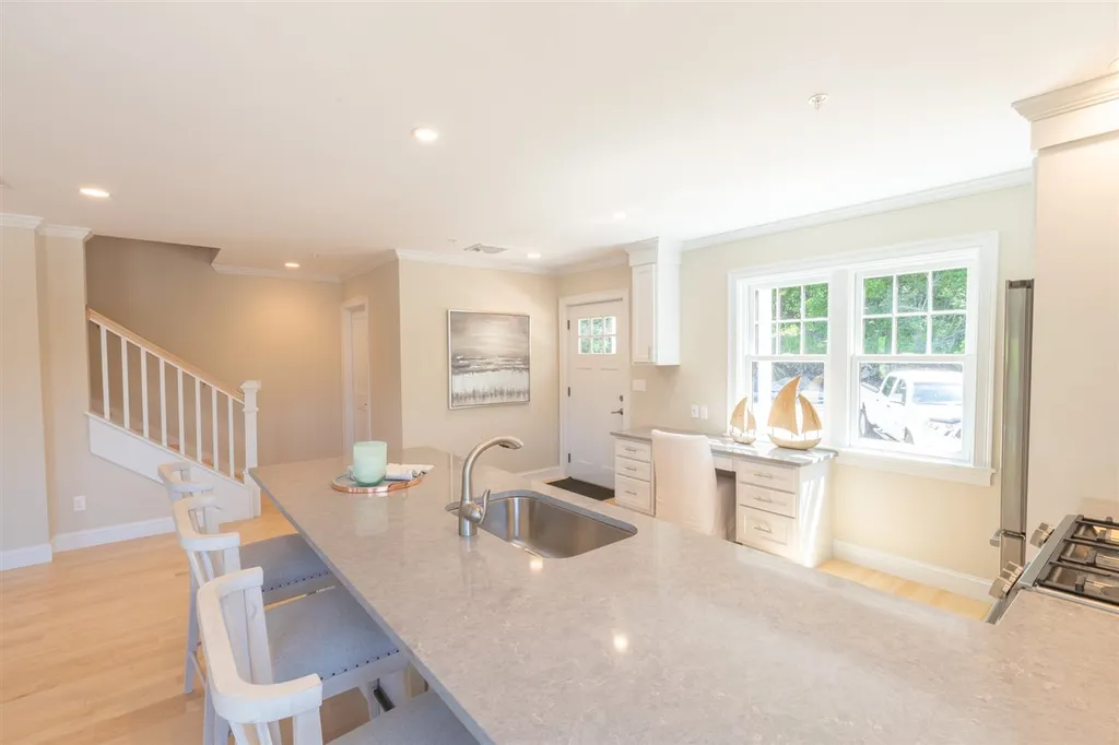 42 State Road Kittery ME 03904