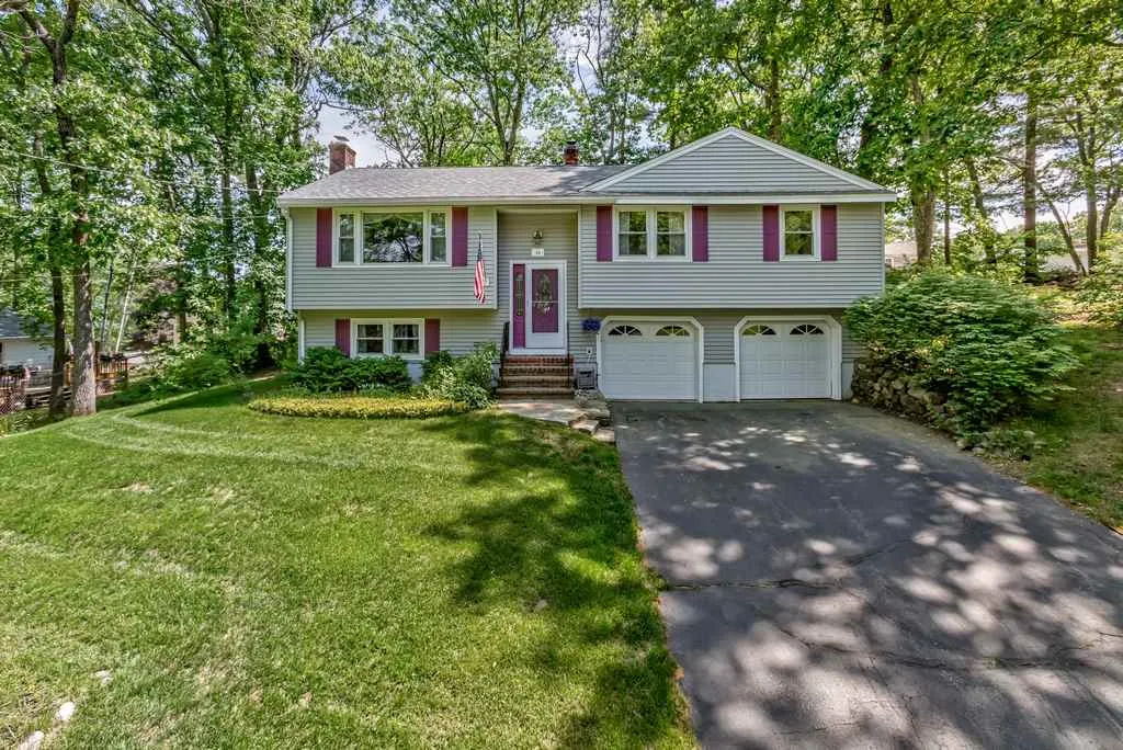 30 Lucille Avenue Salem NH 03079