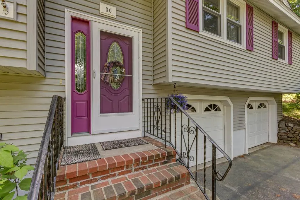 30 Lucille Avenue Salem NH 03079
