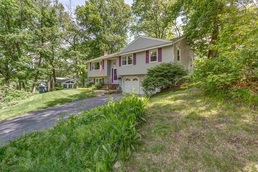 30 Lucille Avenue Salem NH 03079