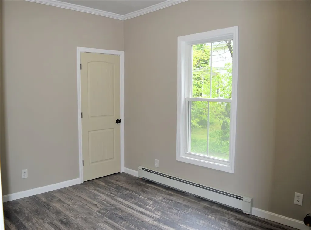 27 Hawthorne Street Laconia NH 03246