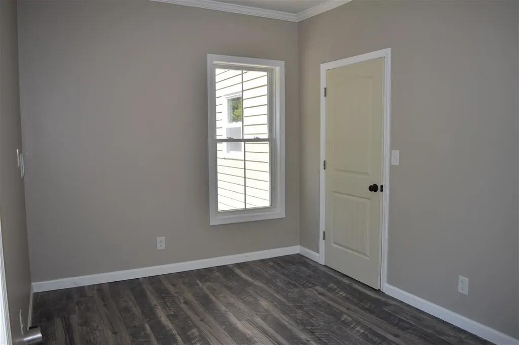 27 Hawthorne Street Laconia NH 03246
