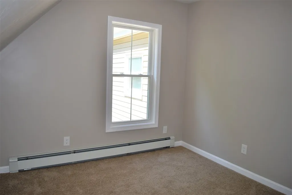 27 Hawthorne Street Laconia NH 03246
