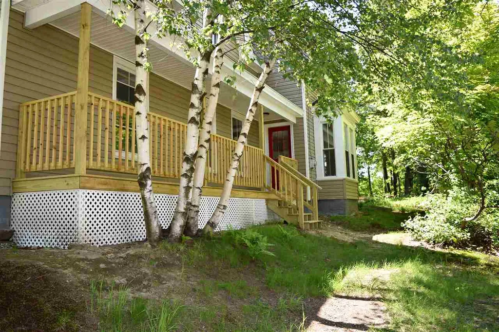 27 Hawthorne Street Laconia NH 03246