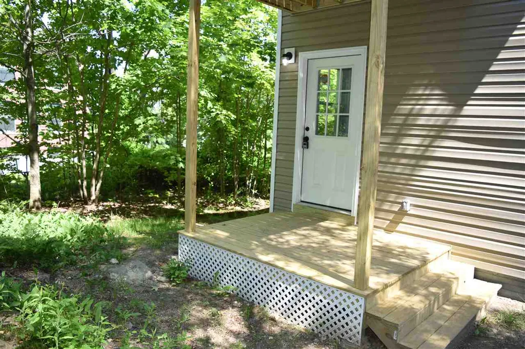 27 Hawthorne Street Laconia NH 03246