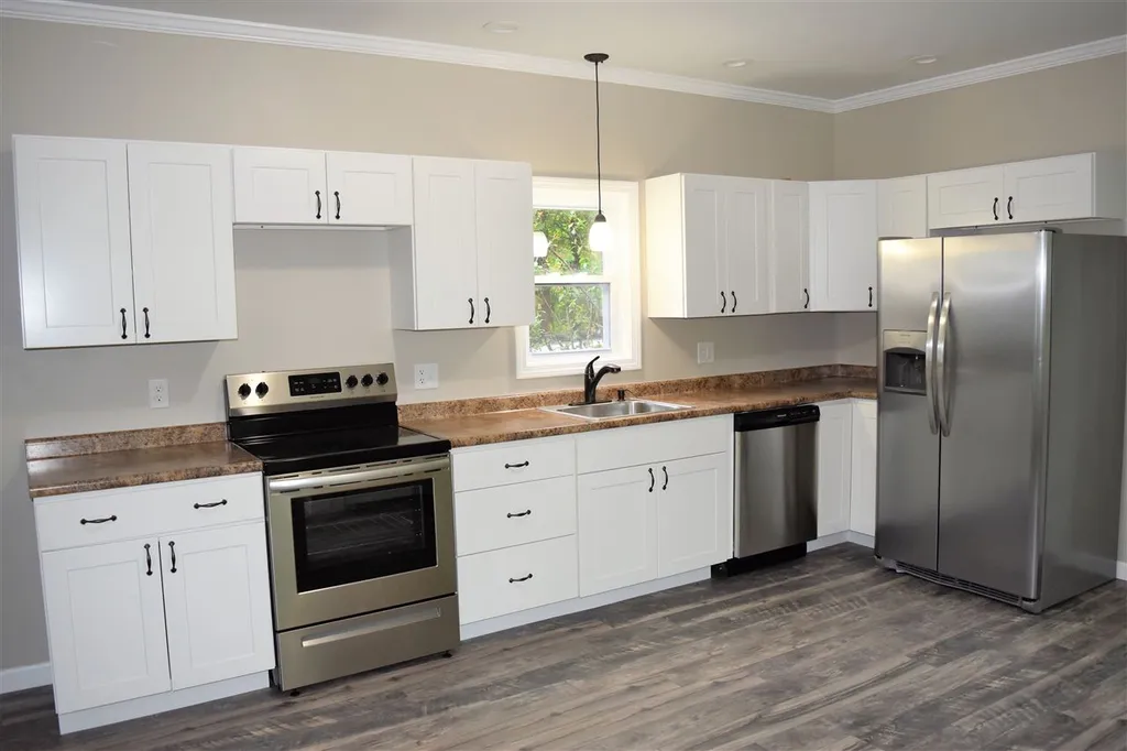 27 Hawthorne Street Laconia NH 03246