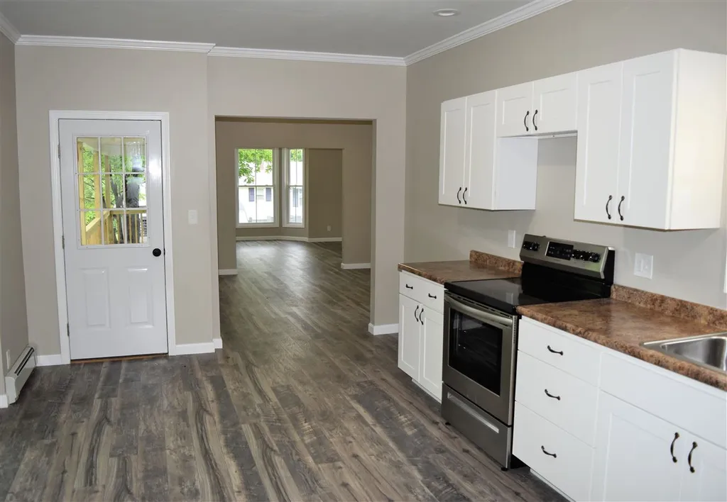 27 Hawthorne Street Laconia NH 03246