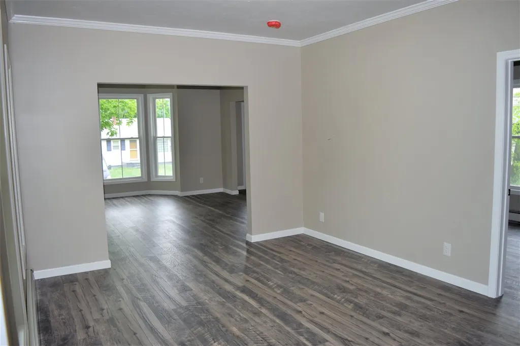 27 Hawthorne Street Laconia NH 03246