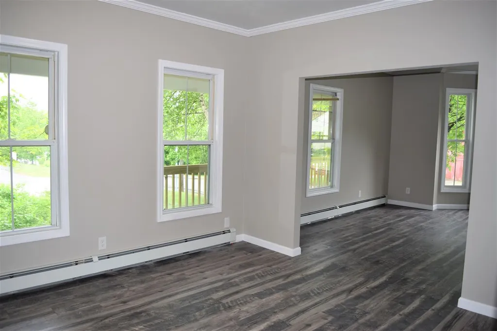 27 Hawthorne Street Laconia NH 03246