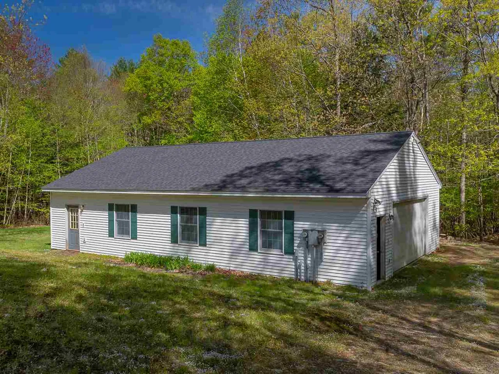 5 Radford Drive Lee NH 03861