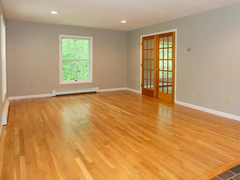5 Radford Drive Lee NH 03861