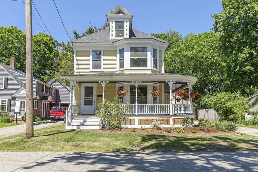 35 Broad Street Rochester NH 03867