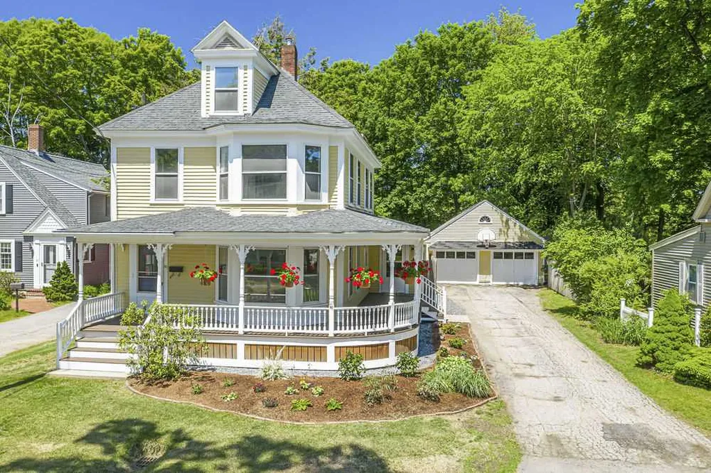 35 Broad Street Rochester NH 03867