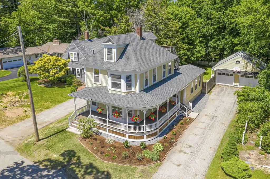 35 Broad Street Rochester NH 03867
