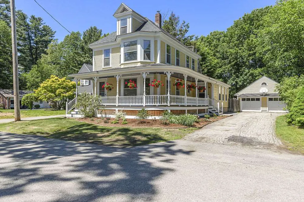 35 Broad Street Rochester NH 03867