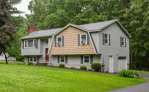 13 Dustin Avenue Derry NH 03038