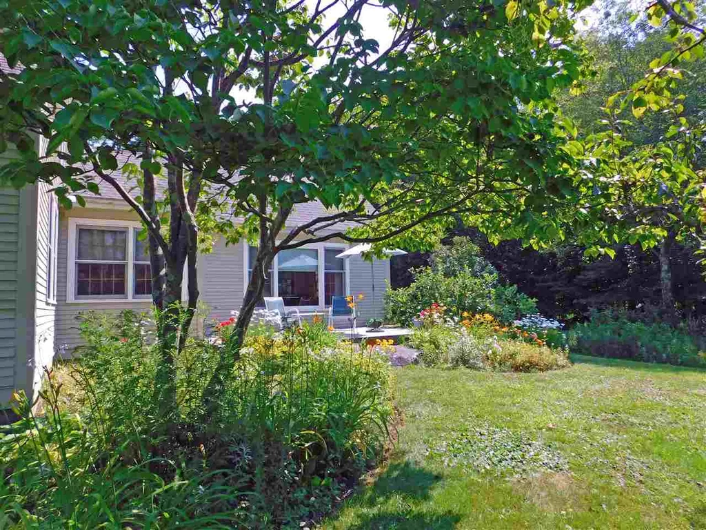 886 West Hill Road Warren VT 05674