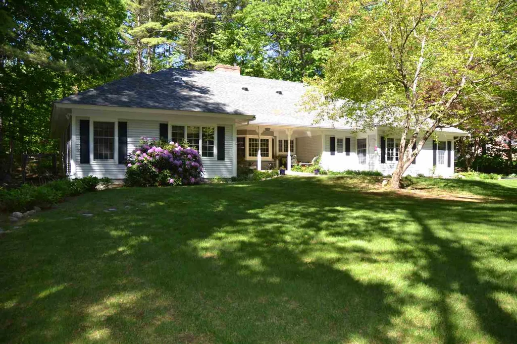 3 Applewood Drive Wolfeboro NH 03894