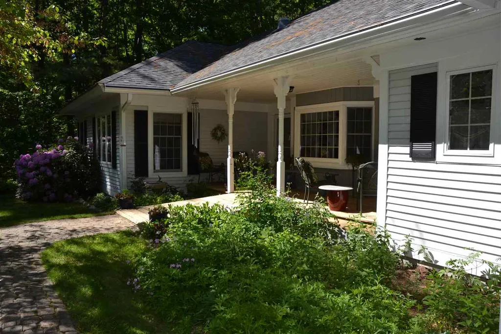 3 Applewood Drive Wolfeboro NH 03894