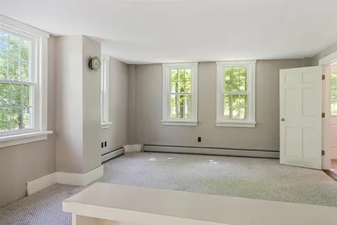 14 Bunker Hill Road Wilmot NH 03287