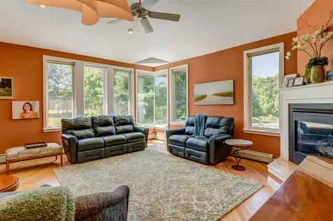 28 Foxcross Circle Concord NH 03301