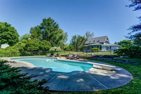 28 Foxcross Circle Concord NH 03301