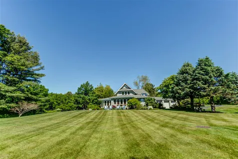 28 Foxcross Circle Concord NH 03301